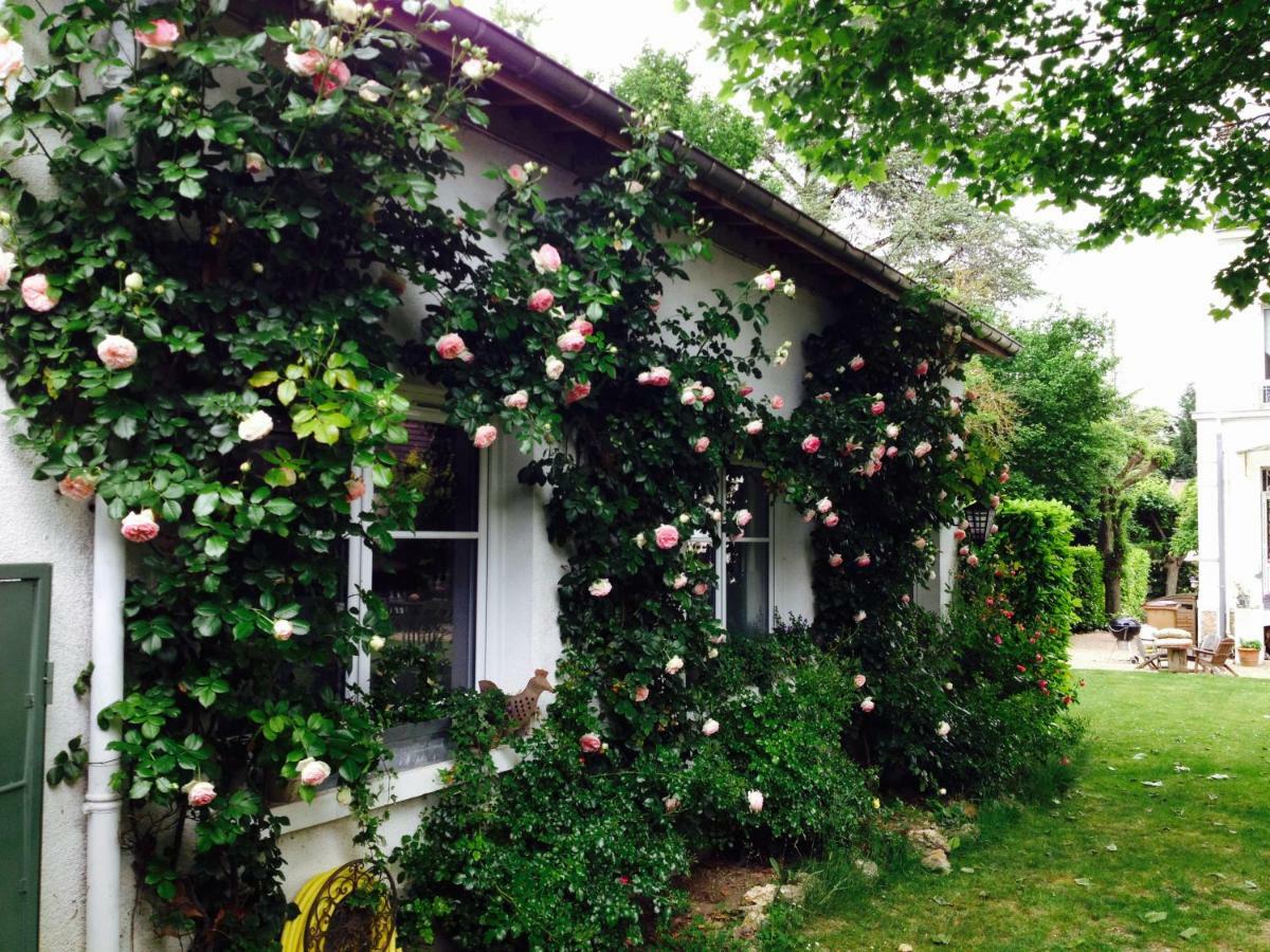 Вилла Le Petit Val Rose Вилен-сюр-Сена Экстерьер фото